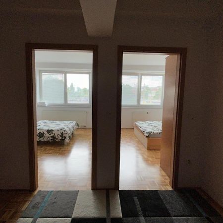 Apartma Lunca 1 Ljubljana Bagian luar foto